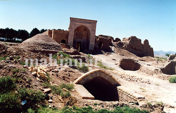 آب انبار و مسجد کوشک، عکس از: حمیدرضا خزاعی