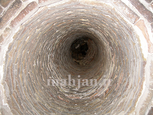 نورگیر آب انبار سردشت، عکس از: حمیدرضا خزاعی نورگیر آب انبار سردشت، عکس از: حمیدرضا خزاعی