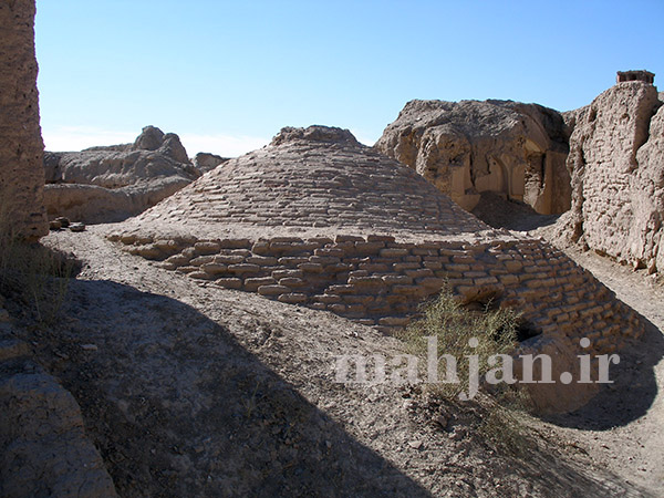 گنبد آب انبار سردشت، عکس از: حمیدرضا خزاعی گنبد آب انبار سردشت، عکس از: حمیدرضا خزاعی
