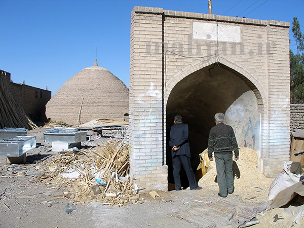 آب انبار انقلاب، عکس از: حمیدرضا خزاعی آب انبار انقلاب، عکس از: حمیدرضا خزاعی