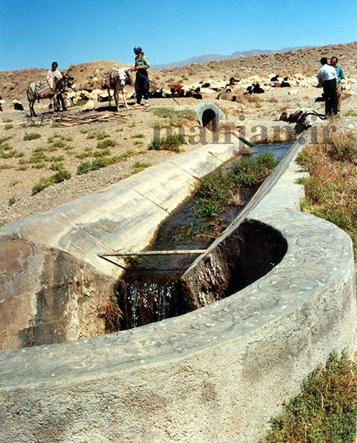 محل پیوستن کاریز حاجی عبدالله به جریان اصلی بلده، عکس از: حمیدرضا خزاعی محل پیوستن کاریز حاجی عبدالله به جریان اصلی بلده، عکس از: حمیدرضا خزاعی