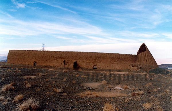 یخدان بهلگرد، عکس از حمیدرضا خزاعی، سال 1381 یخدان بهلگرد، عکس از حمیدرضا خزاعی، سال 1381
