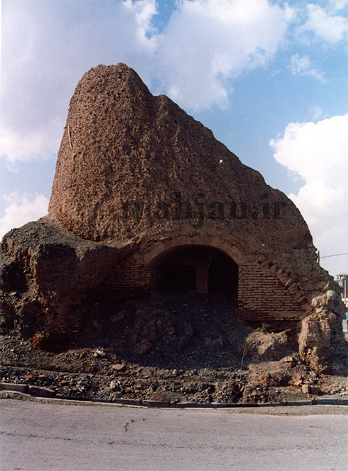 یخدان رحیم آباد، عکس از حمیدرضا خزاعی، سال 1381
