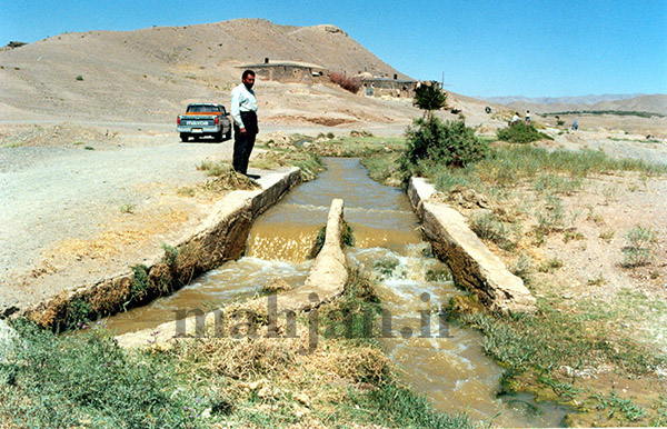 بخش آب بلده، آب بلده در بالاسر باغستان به دو قسمت مساوی تقسیم می شود، عکس از: حمیدرضا خزاعی